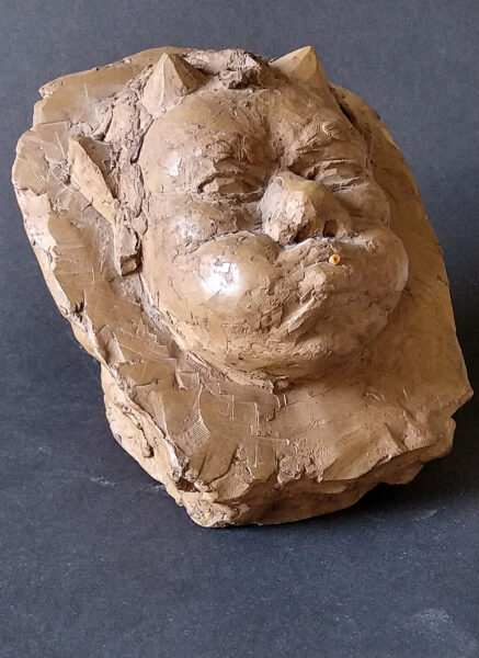 Troldefontæne (1986). Skitse, linoliehærdet ler. Højde 16cm. Bredde 16cm. Dybde 16cm. Et af forarbejderne til Skovbakketrolden.