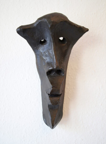 Æltemaske (1986). Ler. 25 x 16 x 10 cm.